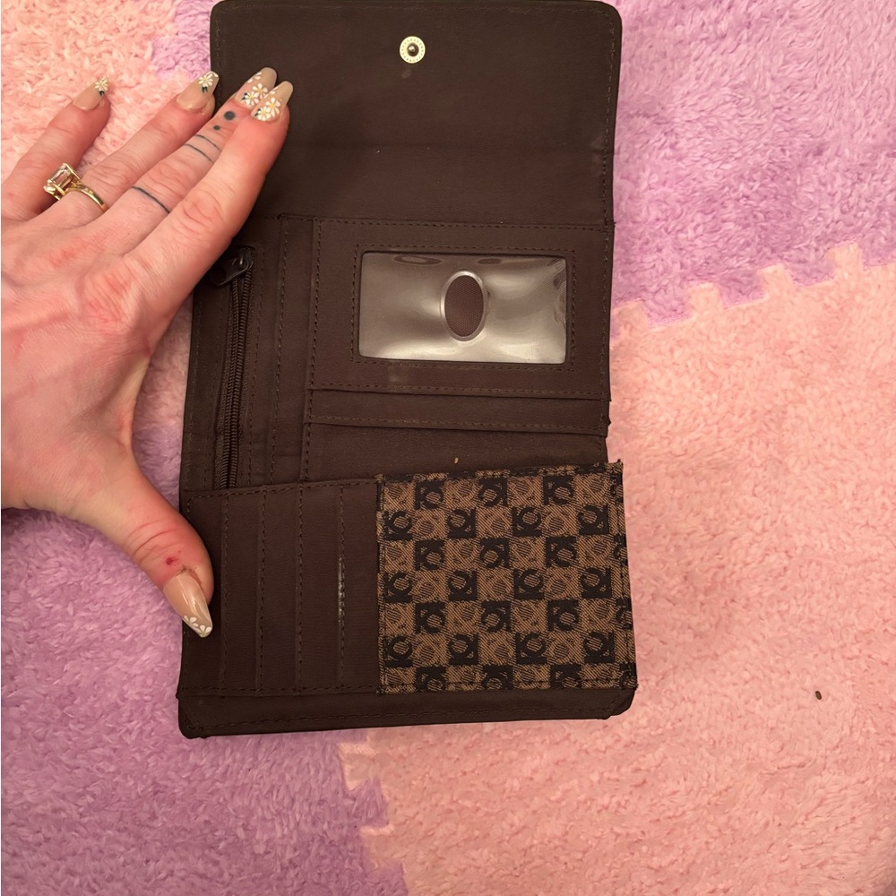 Liz Claiborne Brown and Black Wallet - Picture 6 of 7